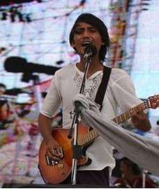 谁在那边唱Who Is Singing There